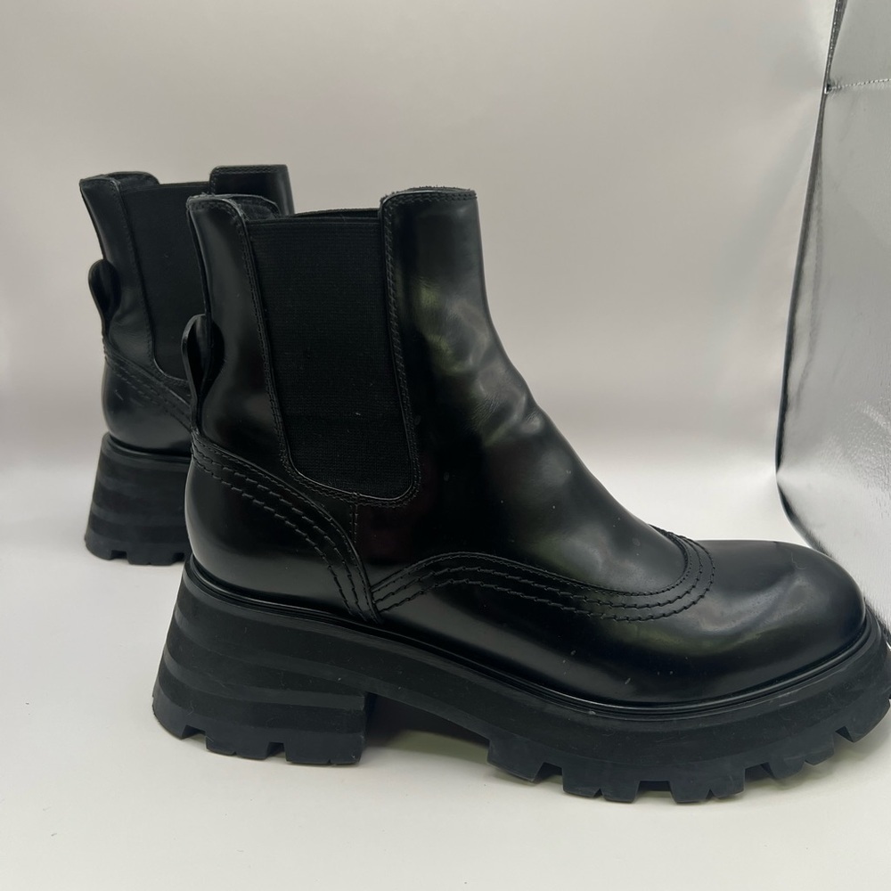 Alexander McQueen Wander Chelsea boots - Picture 3 of 9